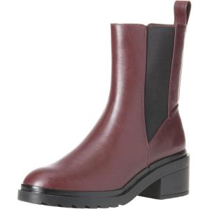 imageAmazon Essentials Womens Chunky Sole Chelsea BootBlack Oxblood